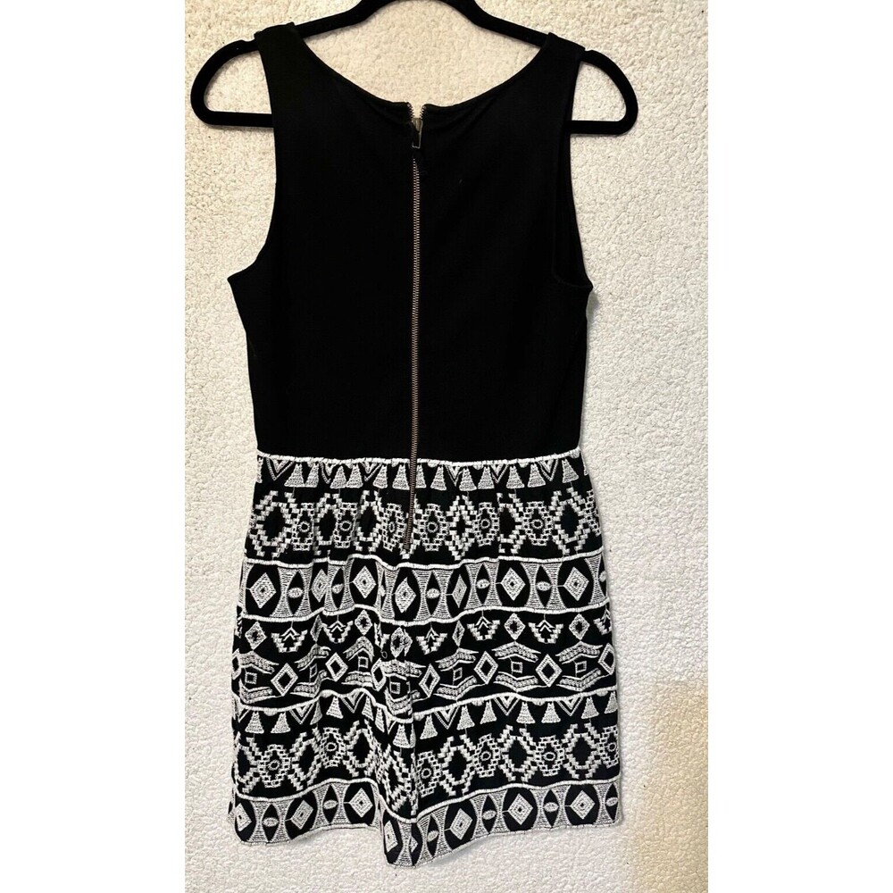 Lucky Brand Women’s Small Black White Embroidered Sleeveless Dress V-neck - Picture 6 of 14